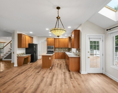 5 Savannah Ct - Photo Thumbnail 12