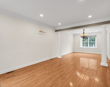 5 Savannah Ct - Photo Thumbnail 7