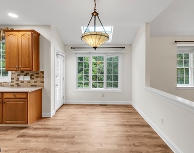 5 Savannah Ct - Photo Thumbnail 11