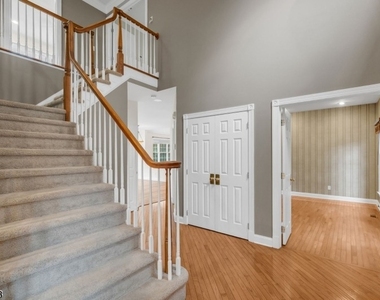 5 Savannah Ct - Photo Thumbnail 3