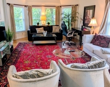36 Phoenix Ave - Photo Thumbnail 5