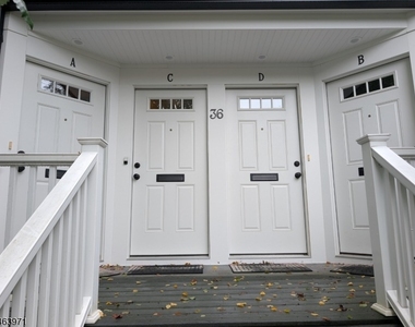 36 Phoenix Ave - Photo Thumbnail 3