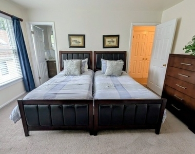 36 Phoenix Ave - Photo Thumbnail 19
