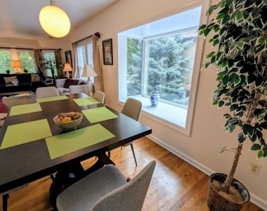 36 Phoenix Ave - Photo Thumbnail 8