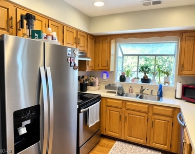 64 Bentley Court - Photo Thumbnail 4