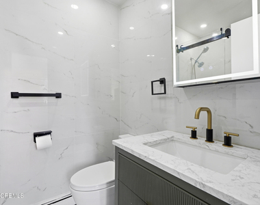45 Roslyn Court - Photo Thumbnail 13