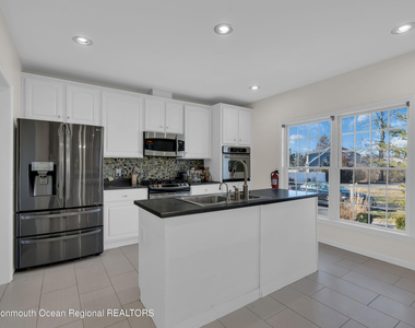 374.5 W Park Avenue - Photo Thumbnail 5