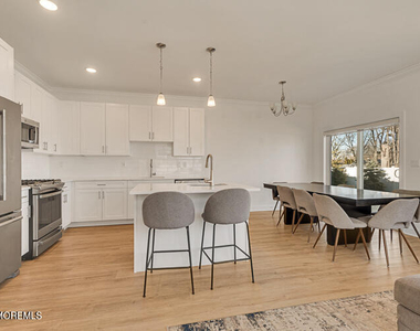 221 Brighton Avenue - Photo Thumbnail 5