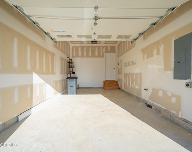 221 Brighton Avenue - Photo Thumbnail 20