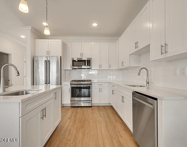 221 Brighton Avenue - Photo Thumbnail 4