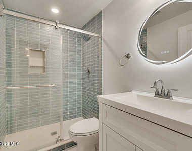 221 Brighton Avenue - Photo Thumbnail 7