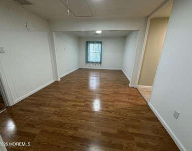 837 Huntington Avenue - Photo Thumbnail 6