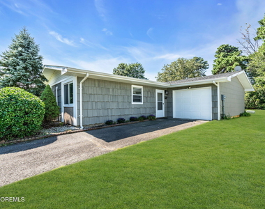 107 Blake Circle - Photo Thumbnail 16