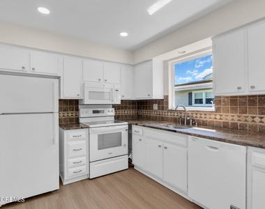 107 Blake Circle - Photo Thumbnail 6