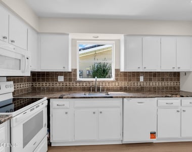 107 Blake Circle - Photo Thumbnail 7