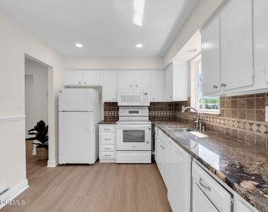 107 Blake Circle - Photo Thumbnail 8