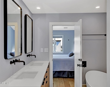 214 Marina Drive - Photo Thumbnail 10