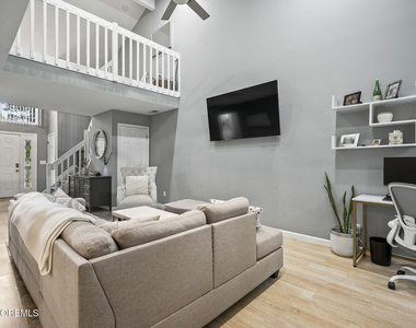 41 White Swan Way - Photo Thumbnail 5