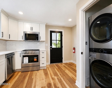 108 Catherine Street - Photo Thumbnail 5