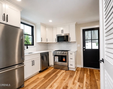 108 Catherine Street - Photo Thumbnail 4