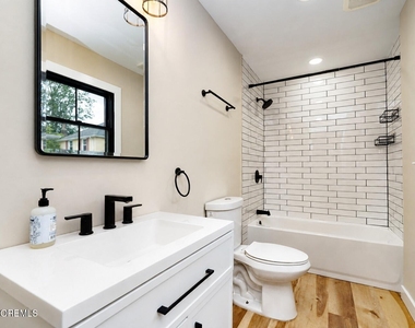 108 Catherine Street - Photo Thumbnail 11