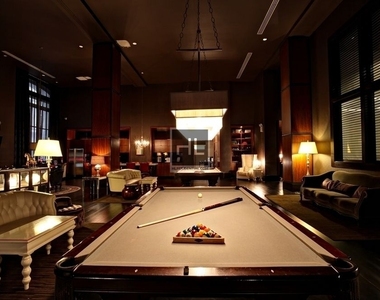 Wall Street - Photo Thumbnail 6