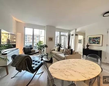 West 43rd Street - Photo Thumbnail 1