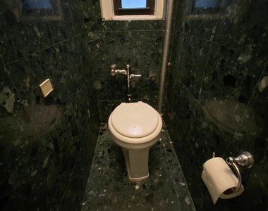 West 55th Street - Photo Thumbnail 3