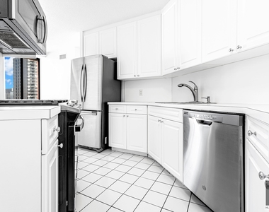 East 58th Street - Photo Thumbnail 1