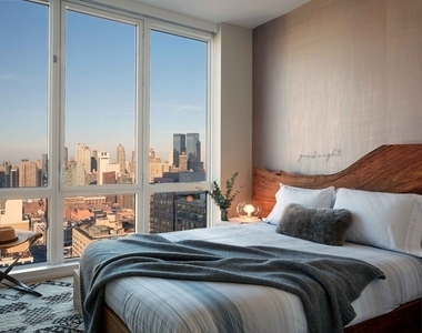 West 42 Street - Photo Thumbnail 1