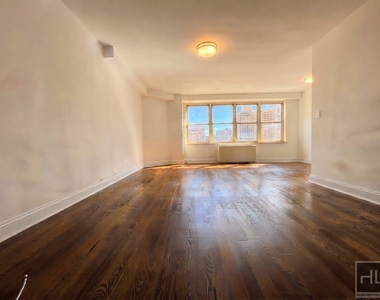 E 82 St - Photo Thumbnail 4