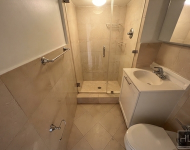East 79th Street - Photo Thumbnail 2