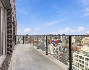 St Marks Place - Photo Thumbnail 16