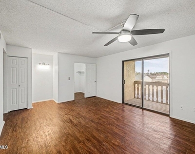 5816 W Crocus Drive - Photo Thumbnail 21