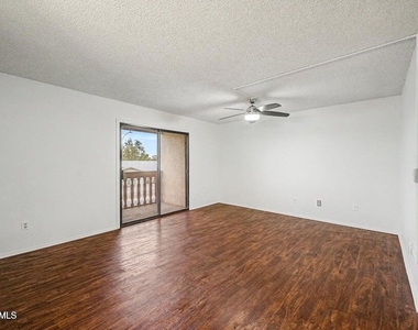 5816 W Crocus Drive - Photo Thumbnail 19