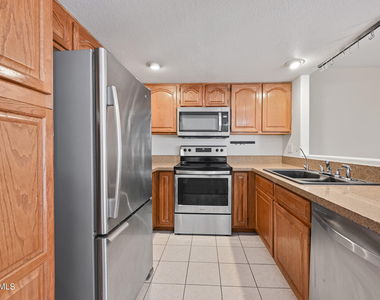 2875 W Highland Street - Photo Thumbnail 14