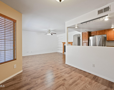 2875 W Highland Street - Photo Thumbnail 11