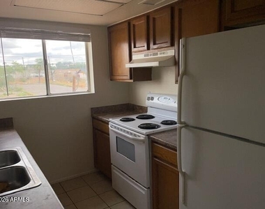 1809 N Spring -- - Photo Thumbnail 5