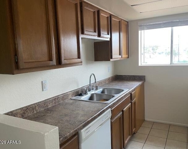 1809 N Spring -- - Photo Thumbnail 6
