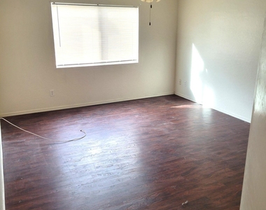 5414 W Ian Drive - Photo Thumbnail 7