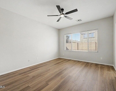 9124 W Berkeley Road - Photo Thumbnail 10