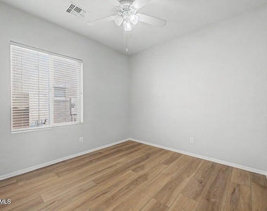 9124 W Berkeley Road - Photo Thumbnail 14
