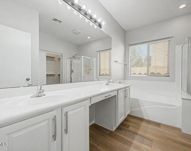 9124 W Berkeley Road - Photo Thumbnail 11