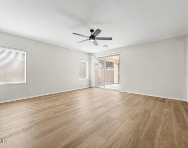 9124 W Berkeley Road - Photo Thumbnail 7