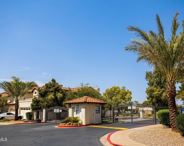 11011 N 92nd Street - Photo Thumbnail 41