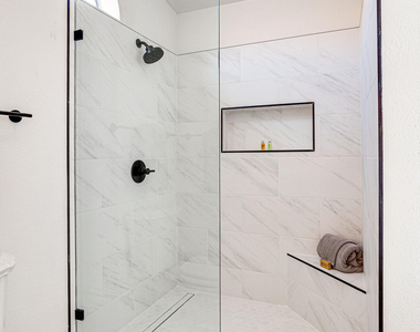 11011 N 92nd Street - Photo Thumbnail 19