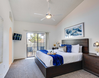 11011 N 92nd Street - Photo Thumbnail 17