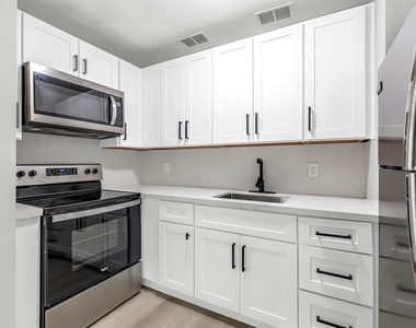 341 Sw 21st Street - Photo Thumbnail 3