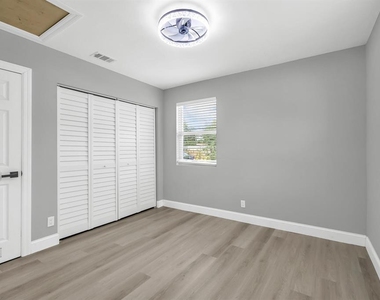 341 Sw 21st Street - Photo Thumbnail 5