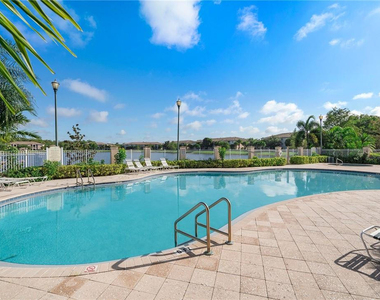 5055 Wiles Road - Photo Thumbnail 17